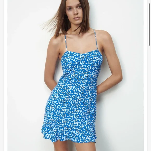 zara green and blue floral dress Zara Size M Tiered Blue Floral Dress – oppspot
